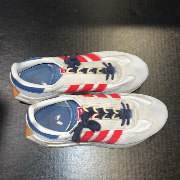 Adidas Retropy E5 in White/Red/Blue Unisex - Picture 3 of 7
